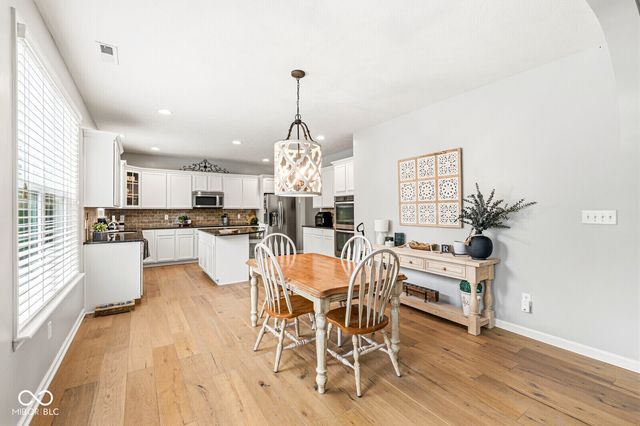 525 Amersham Court, Avon, IN 46123