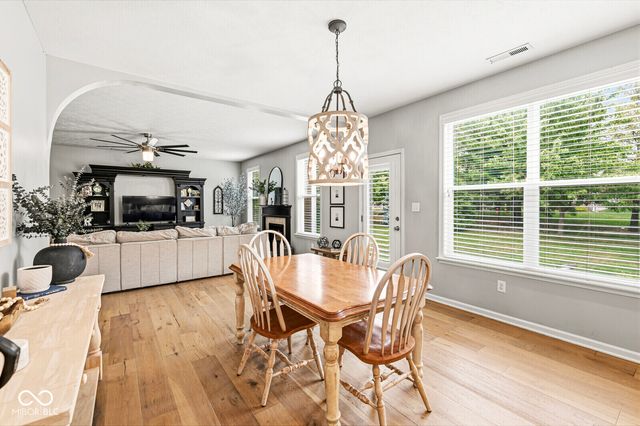 525 Amersham Court, Avon, IN 46123