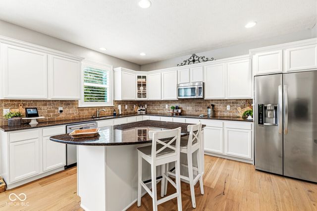 525 Amersham Court, Avon, IN 46123