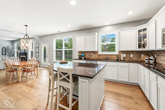525 Amersham Court, Avon, IN 46123