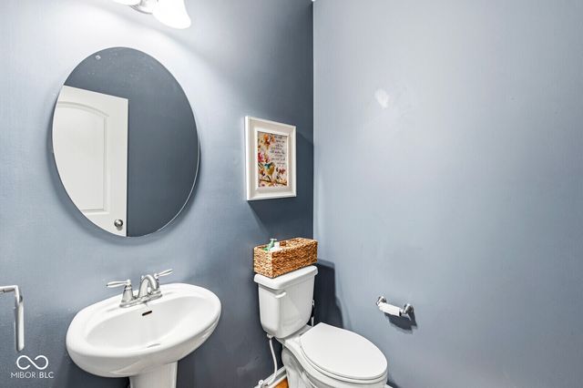 525 Amersham Court, Avon, IN 46123