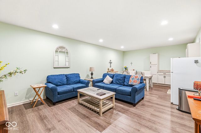525 Amersham Court, Avon, IN 46123