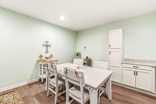 525 Amersham Court, Avon, IN 46123