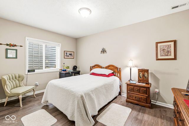525 Amersham Court, Avon, IN 46123