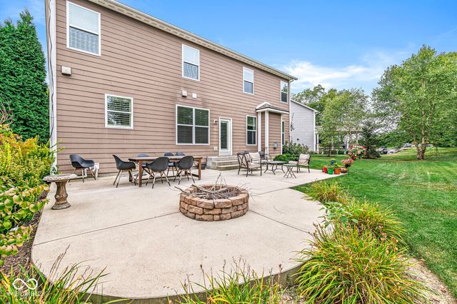 525 Amersham Court, Avon, IN 46123