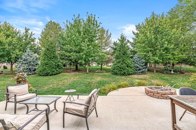 525 Amersham Court, Avon, IN 46123