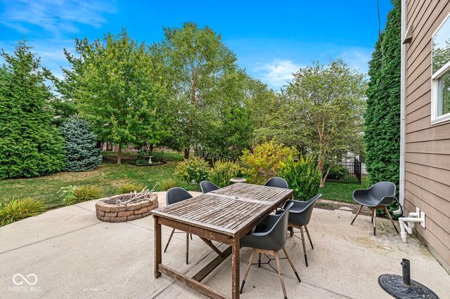 525 Amersham Court, Avon, IN 46123