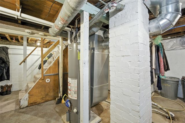809 E 26th Street, Des Moines, IA 50317