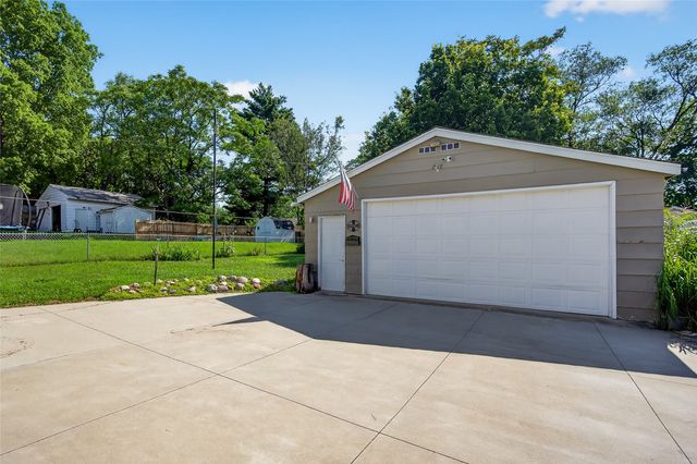 809 E 26th Street, Des Moines, IA 50317