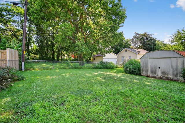809 E 26th Street, Des Moines, IA 50317