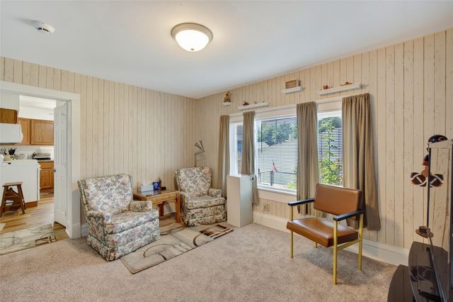 809 E 26th Street, Des Moines, IA 50317