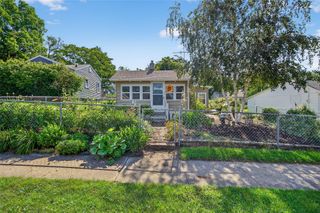 809 E 26th Street, Des Moines, IA 50317