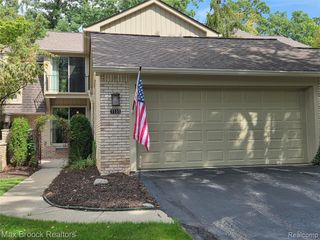 1131 Hillpointe Circle, Bloomfield Hills, MI 48304