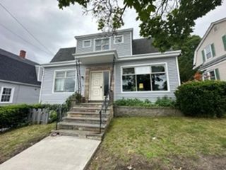 360 University Ave, Lowell, MA 01854