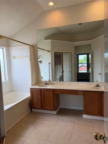 7510 Lauren Lane, Rowlett, TX 75089