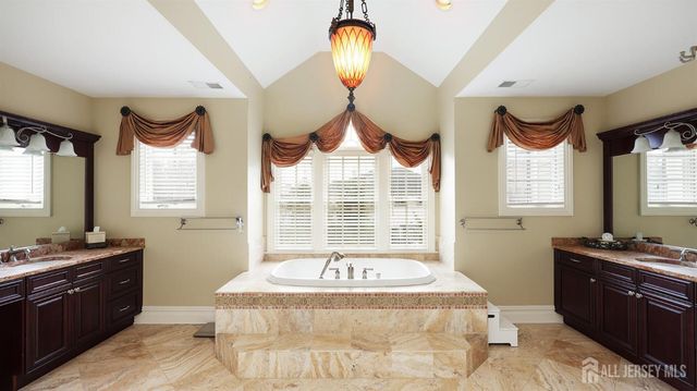 1 Hayduk Drive, Edison, NJ 08820