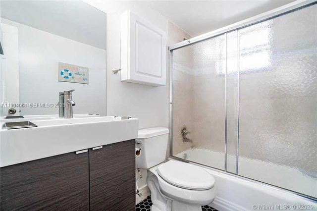 220 Kings Point Dr 509, Sunny Isles Beach, FL 33160