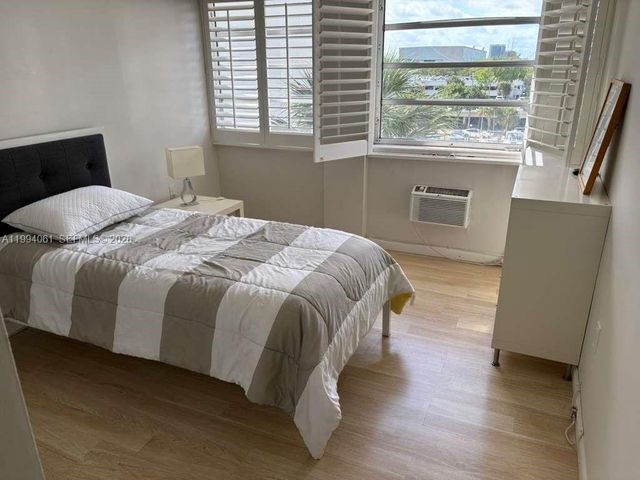 220 Kings Point Dr 509, Sunny Isles Beach, FL 33160