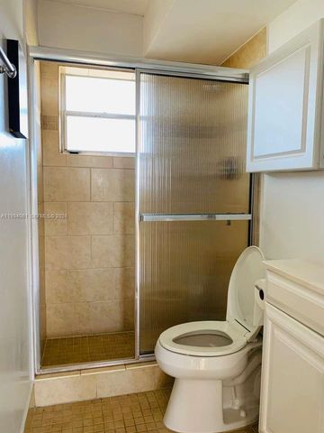 220 Kings Point Dr 509, Sunny Isles Beach, FL 33160