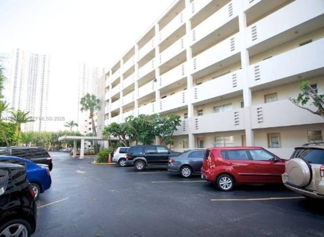 220 Kings Point Dr 509, Sunny Isles Beach, FL 33160