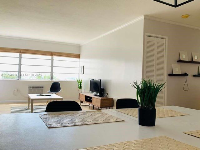 220 Kings Point Dr 509, Sunny Isles Beach, FL 33160