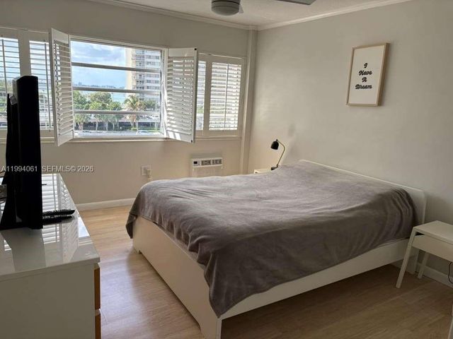 220 Kings Point Dr 509, Sunny Isles Beach, FL 33160