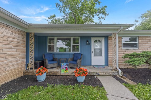 13705 E 200 S, Columbus, IN 47203