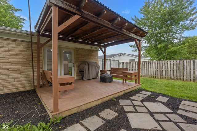 13705 E 200 S, Columbus, IN 47203