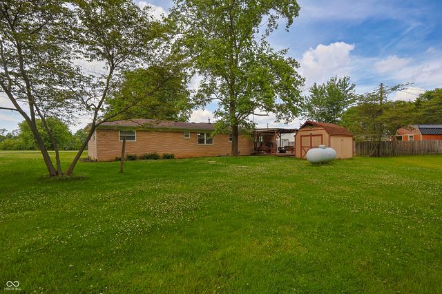 13705 E 200 S, Columbus, IN 47203
