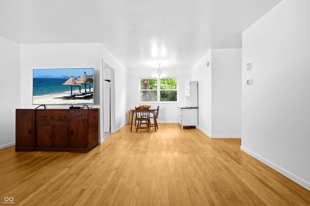 13705 E 200 S, Columbus, IN 47203