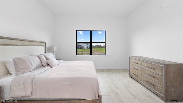 1905 Fresno AVE, Naples, FL 34120