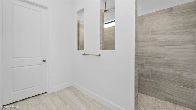 1905 Fresno AVE, Naples, FL 34120