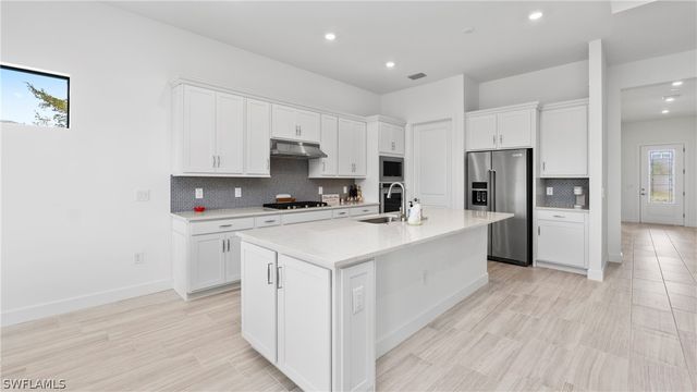 1905 Fresno AVE, Naples, FL 34120