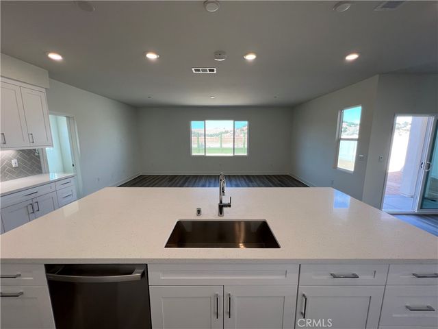 17160 Kent Street, Hesperia, CA 92345