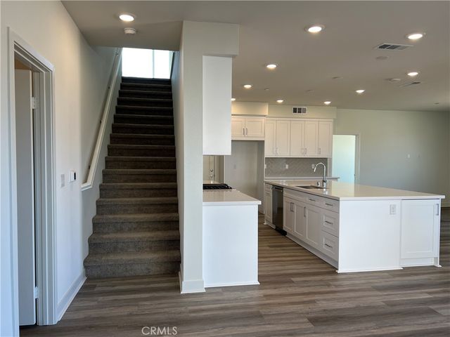 17160 Kent Street, Hesperia, CA 92345