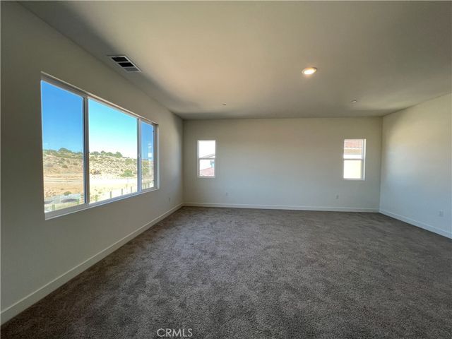 17160 Kent Street, Hesperia, CA 92345