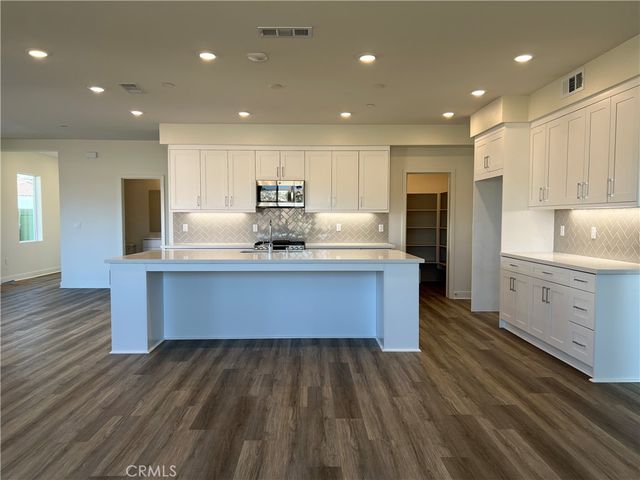 17160 Kent Street, Hesperia, CA 92345