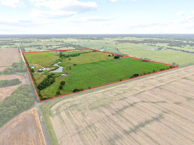 2972 County Road 4826, Wolfe City, TX 75496