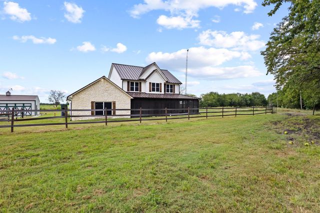 2972 County Road 4826, Wolfe City, TX 75496