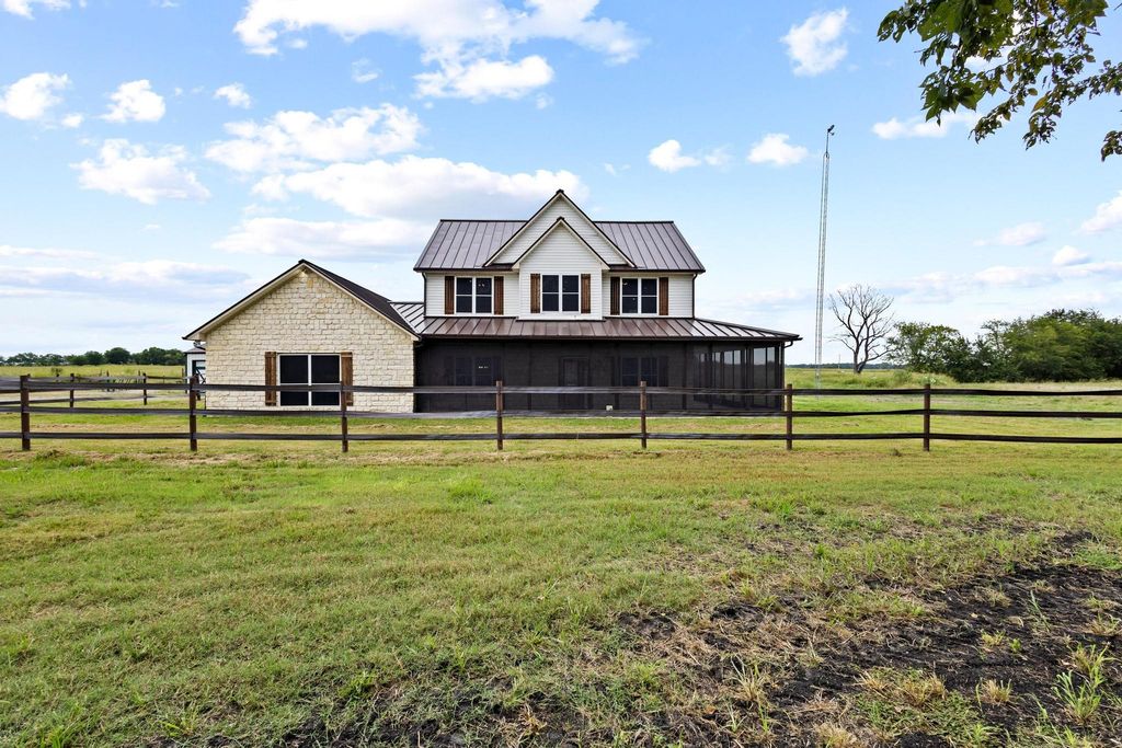 2972 County Road 4826, Wolfe City, TX 75496