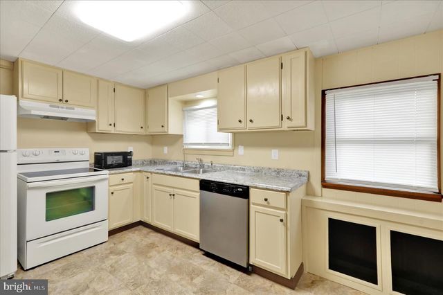 113 S STRAUB AVE, Orwigsburg, PA 17961