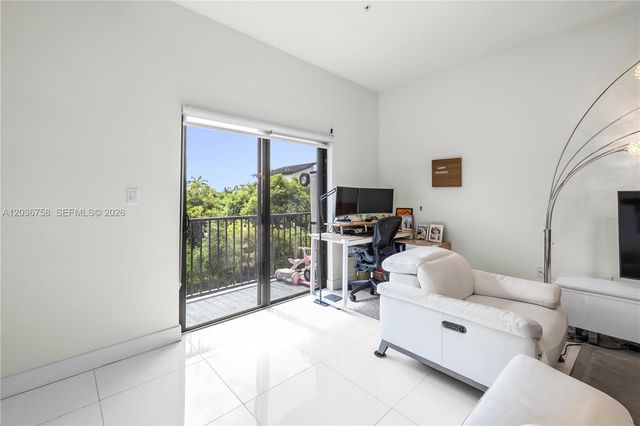 7925 NW 104th Avenue 21, Doral, FL 33178
