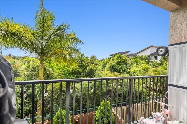 7925 NW 104th Avenue 21, Doral, FL 33178