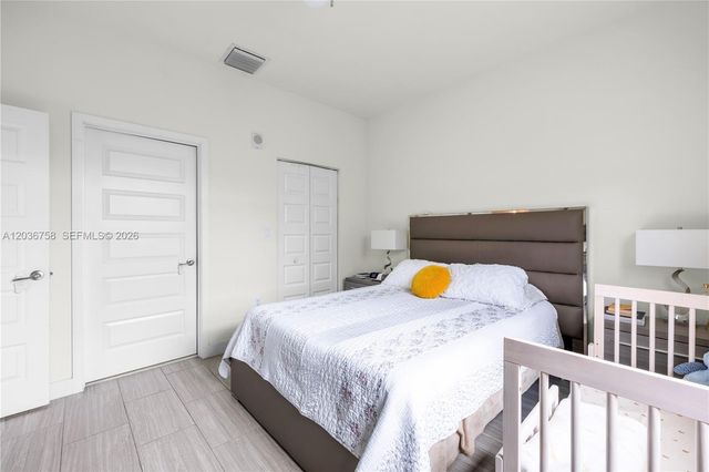 7925 NW 104th Avenue 21, Doral, FL 33178