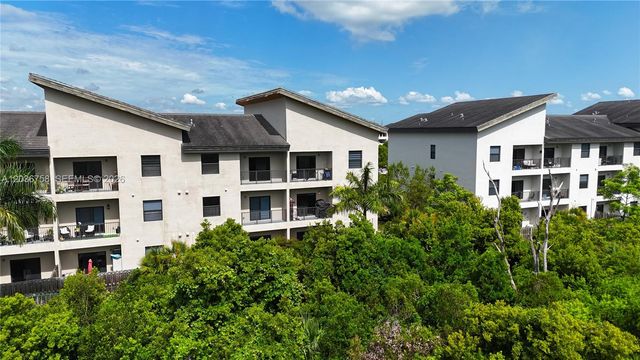 7925 NW 104th Avenue 21, Doral, FL 33178