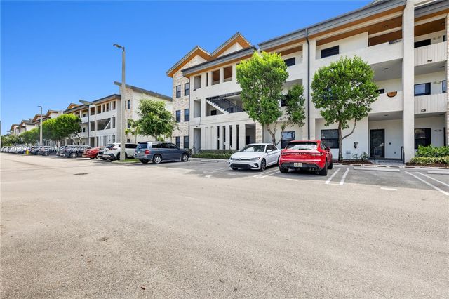 7925 NW 104th Avenue 21, Doral, FL 33178