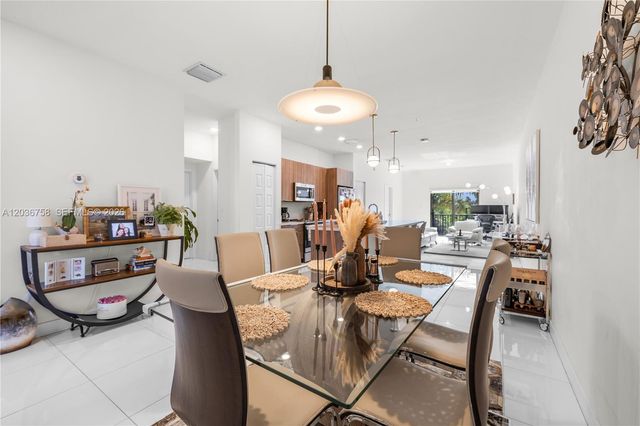 7925 NW 104th Avenue 21, Doral, FL 33178