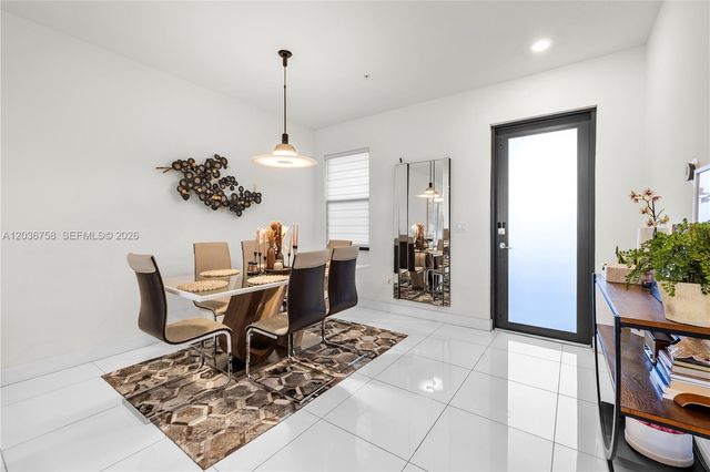 7925 NW 104th Avenue 21, Doral, FL 33178