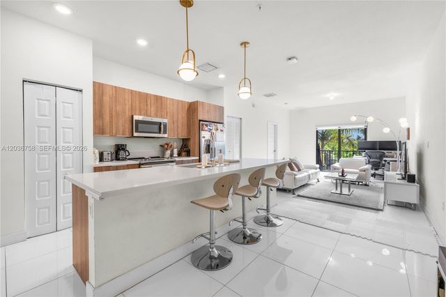 7925 NW 104th Avenue 21, Doral, FL 33178