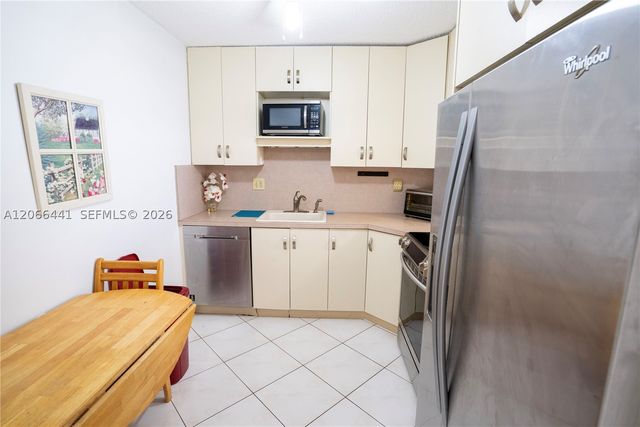 600 Three Islands Blvd 1416, Hallandale Beach, FL 33009